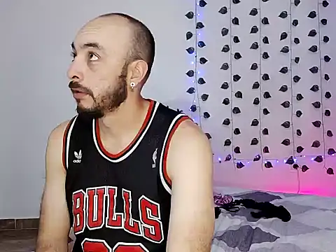 hotlatin92 online show from 12/24/24, 02:10