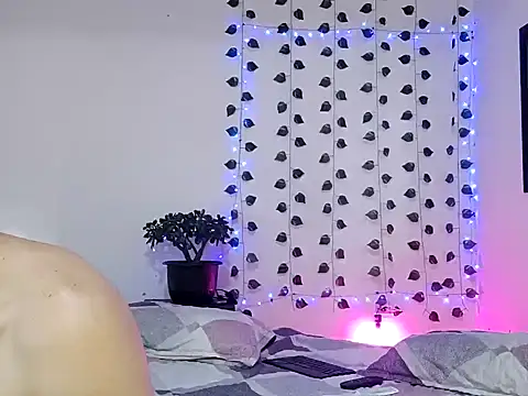 hotlatin92 online show from 12/30/24, 01:36