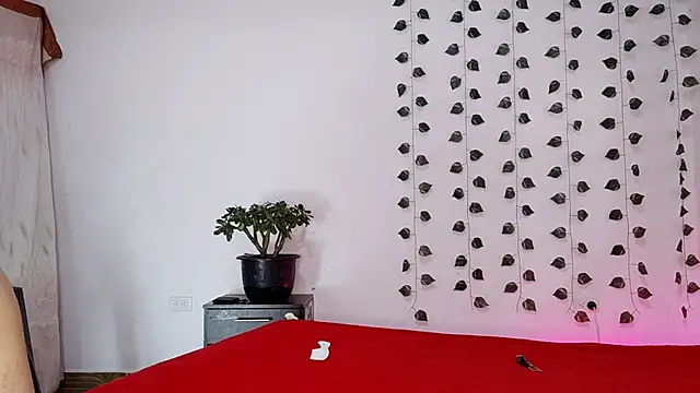 hotlatin92 online show from 02/16/25, 02:09