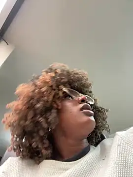 TIFFANYYSTAR online show from 03/04/25, 05:03