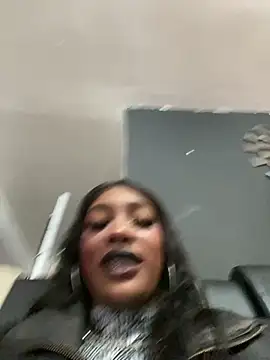 TIFFANYYSTAR online show from 10/22/25, 02:06