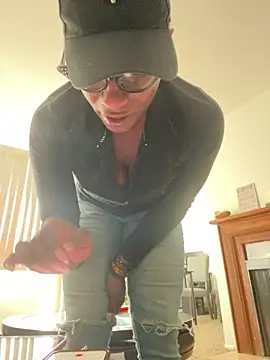 wynterheat online show from 12/15/24, 08:04