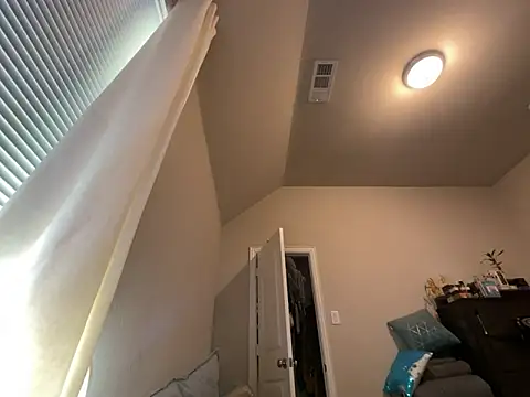 wynterheat online show from 12/19/25, 10:28