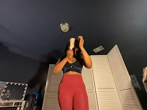Snapshot of wynterheat chatting on 05/23/26, 12:05 wynterheat online show from 05/23/26, 12:05