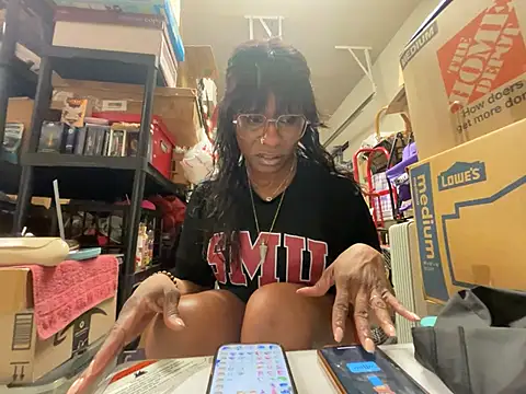 Snapshot of wynterheat chatting on 05/27/26, 04:20 wynterheat online show from 05/27/26, 04:20