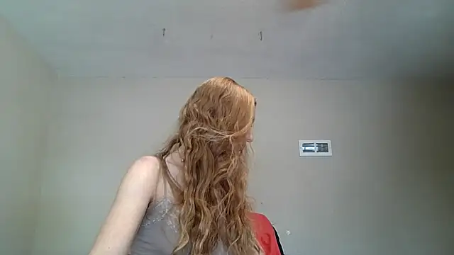 Snapshot of DMDutton chatting on 12/05/25, 07:10 DMDutton online show from 12/05/25, 07:10