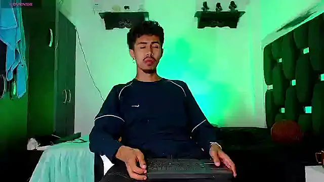 RyanRizzo online show from 12/21/24, 05:36