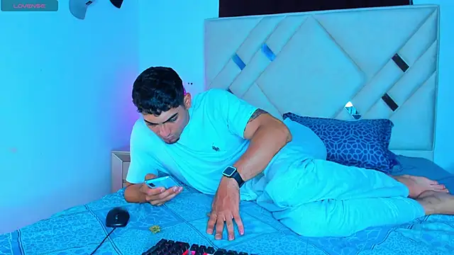 Rich boy01 online show from 12/19/24, 05:18