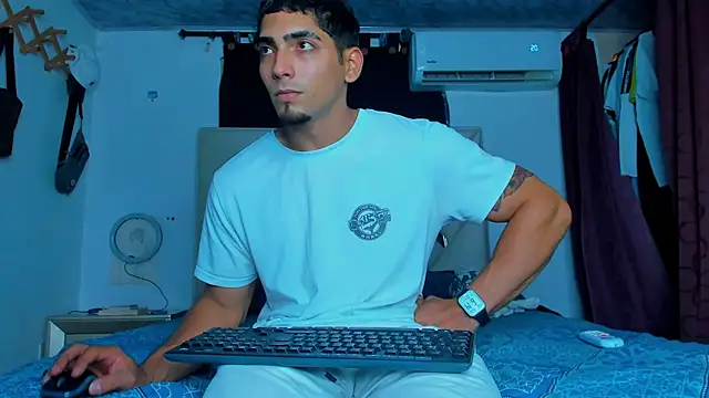 Rich boy01 online show from 01/20/25, 11:10