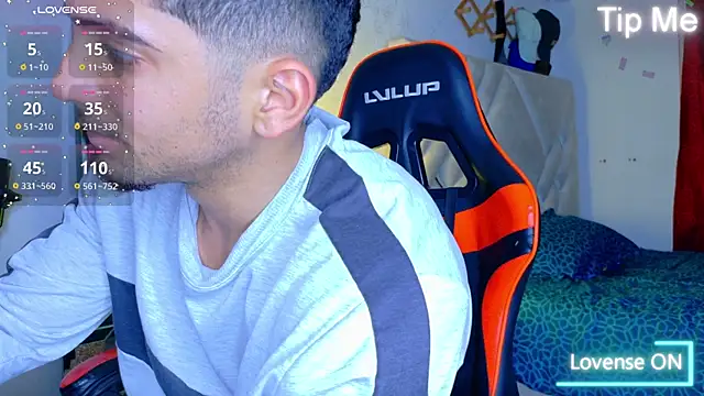 Rich boy01 online show from 10/28/25, 09:28