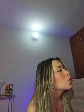 Snapshot of mich_bittersweet chatting on 03/15/26, 02:28 mich bittersweet online show from 03/15/26, 02:28