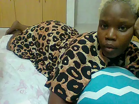 Snapshot of Bootylicious- chatting on 10/19/25, 11:16 Bootylicious- online show from 10/19/25, 11:16