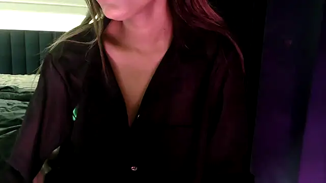 Snapshot of chhui_mui chatting on 01/18/26, 04:00 chhui mui online show from 01/18/26, 04:00