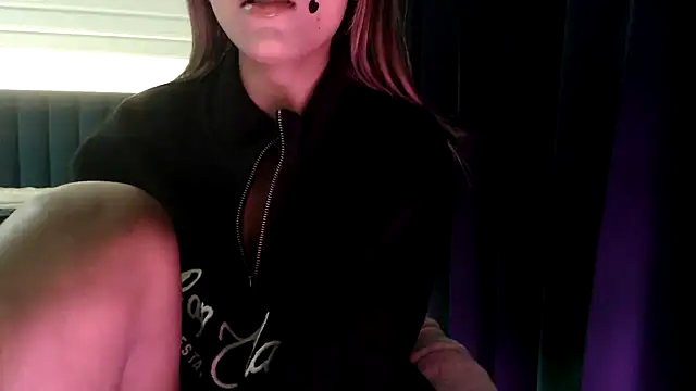 Snapshot of chhui_mui chatting on 02/08/26, 05:38 chhui mui online show from 02/08/26, 05:38