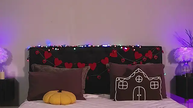 Snapshot of Denise_Garciia chatting on 02/14/26, 01:30 Denise Garciia online show from 02/14/26, 01:30