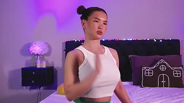 Snapshot of Denise_Garciia chatting on 02/25/26, 01:21 Denise Garciia online show from 02/25/26, 01:21