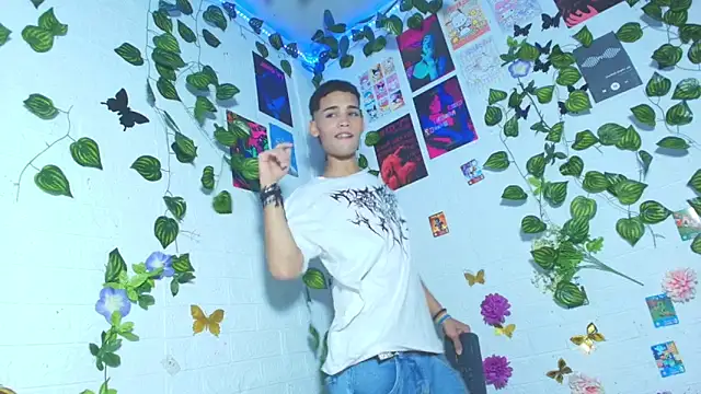 Snapshot of stevan1855 chatting on 03/29/26, 03:39 stevan1855 online show from 03/29/26, 03:39