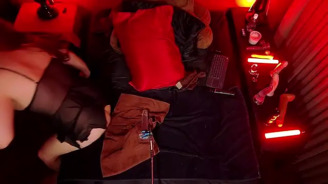 jennStarCD online show from 12/22/24, 08:58