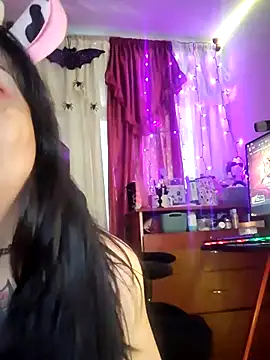 Snapshot of l1la_Rav3n chatting on 10/29/25, 01:19 l1la Rav3n online show from 10/29/25, 01:19