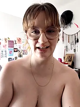 Snapshot of PrincesseMalicia chatting on 04/14/26, 01:28 PrincesseMalicia online show from 04/14/26, 01:28