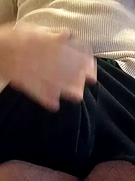 Snapshot of GrofLicno chatting on 01/08/25, 09:12 GrofLicno online show from 01/08/25, 09:12