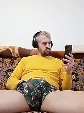 Snapshot of GrofLicno chatting on 01/10/25, 04:51 GrofLicno online show from 01/10/25, 04:51