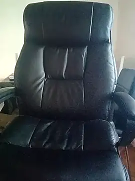 Snapshot of GrofLicno chatting on 09/14/25, 01:21 GrofLicno online show from 09/14/25, 01:21