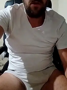 Snapshot of GrofLicno chatting on 09/16/25, 07:15 GrofLicno online show from 09/16/25, 07:15