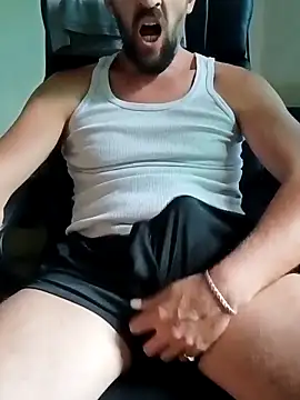 Snapshot of GrofLicno chatting on 09/24/25, 01:58 GrofLicno online show from 09/24/25, 01:58