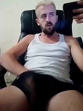 Snapshot of GrofLicno chatting on 09/28/25, 09:09 GrofLicno online show from 09/28/25, 09:09