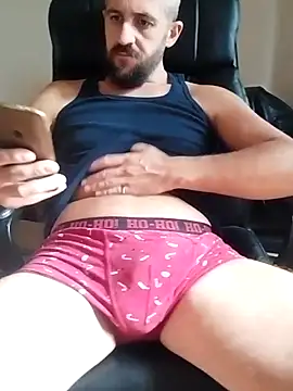 Snapshot of GrofLicno chatting on 10/09/25, 11:41 GrofLicno online show from 10/09/25, 11:41