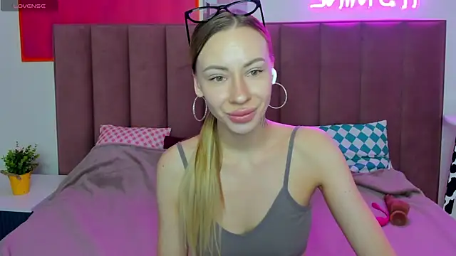 Diana Garrett online show from 10/16/25, 01:50