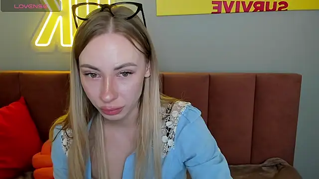 Snapshot of Diana_Garrett chatting on 04/07/26, 02:01 Diana Garrett online show from 04/07/26, 02:01