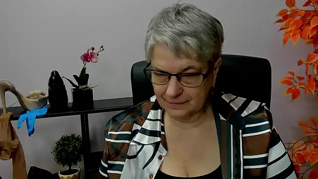 IrisDream online show from 12/18/24, 07:15