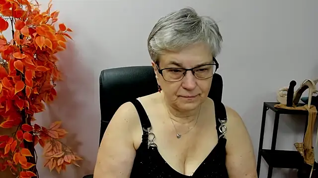 IrisDream online show from 10/16/25, 06:14