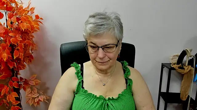 IrisDream online show from 10/17/25, 06:49