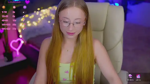 SilverrMoon online show from 10/20/25, 07:36