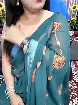 Snapshot of Cute-Raashii chatting on 04/20/26, 12:13 Cute-Raashii online show from 04/20/26, 12:13