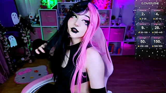 Snapshot of Aki__Ra chatting on 11/15/25, 07:10 Aki Ra online show from 11/15/25, 07:10