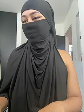 Snapshot of iiris_ chatting on 10/09/25, 12:25 iiris  online show from 10/09/25, 12:25