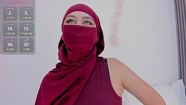 Snapshot of iiris_ chatting on 10/14/25, 03:02 iiris  online show from 10/14/25, 03:02