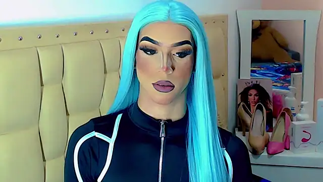 Snapshot of briana_sex32 chatting on 12/21/25, 07:04 briana sex32 online show from 12/21/25, 07:04