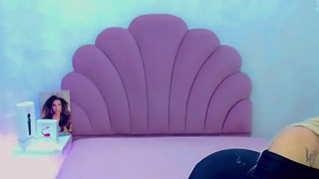 Snapshot of briana_sex32 chatting on 02/12/26, 04:07 briana sex32 online show from 02/12/26, 04:07