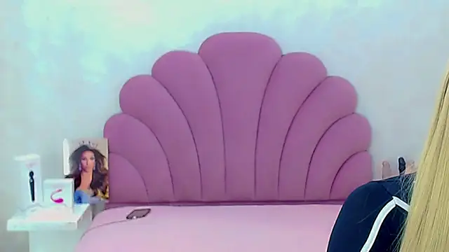 Snapshot of briana_sex32 chatting on 02/19/26, 02:51 briana sex32 online show from 02/19/26, 02:51