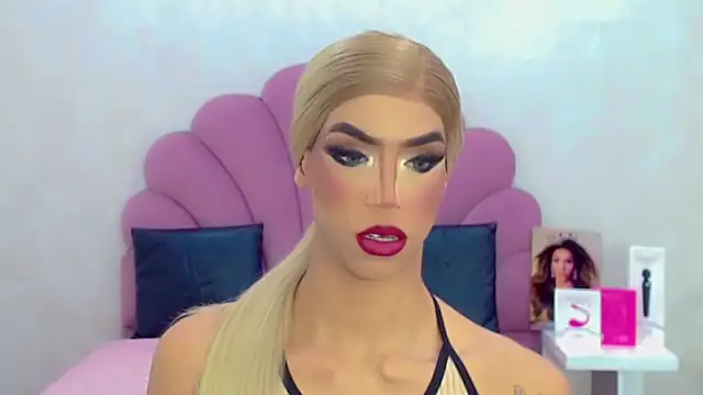 Snapshot of briana_sex32 chatting on 04/18/26, 08:07 briana sex32 online show from 04/18/26, 08:07