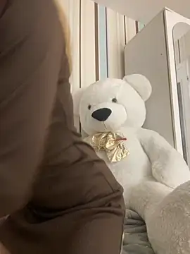 Liya my online show from 11/26/25, 09:05