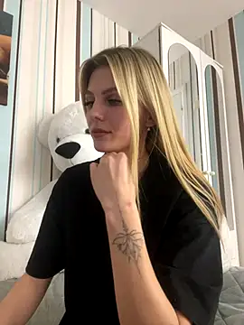 Liya my online show from 12/15/25, 11:42