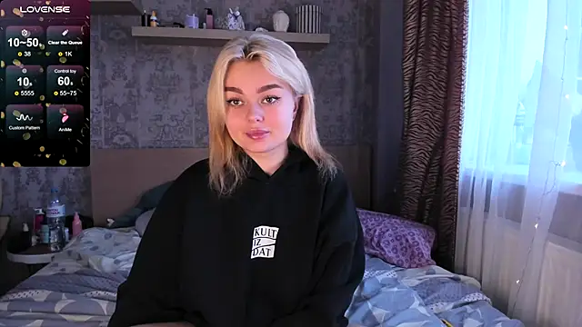 Snapshot of purebeautie13 chatting on 01/27/25, 12:16 purebeautie13 online show from 01/27/25, 12:16