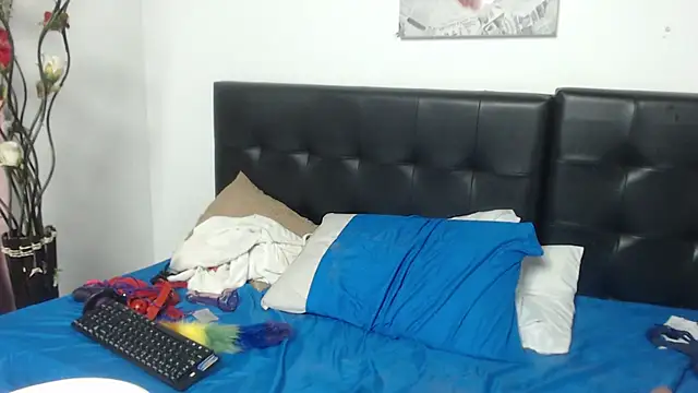 Snapshot of Angelinna_Milf chatting on 01/25/25, 08:00 Angelinna Milf online show from 01/25/25, 08:00