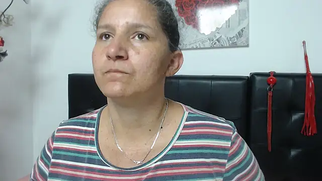 Snapshot of Angelinna_Milf chatting on 02/08/25, 02:26 Angelinna Milf online show from 02/08/25, 02:26